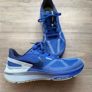 Nike Men's Blue Air Zoom size 9